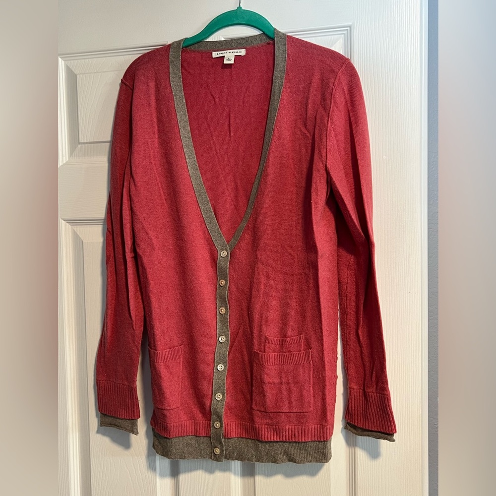 Banana Republic pink and gray cardigan. Size Large.